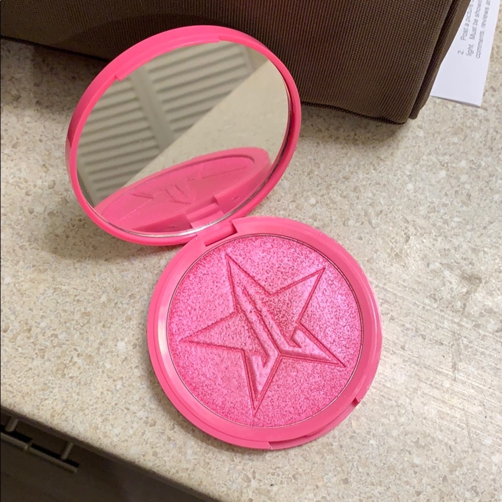 Jeffree Star ‘Regina George’ skin frost
